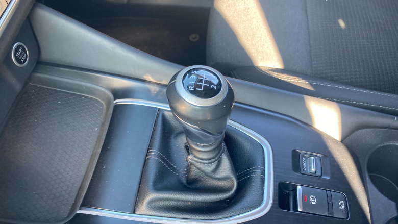 Nissan Qashqai 1.3 DiG-T MH N-Connecta 5dr Petrol Hatchback